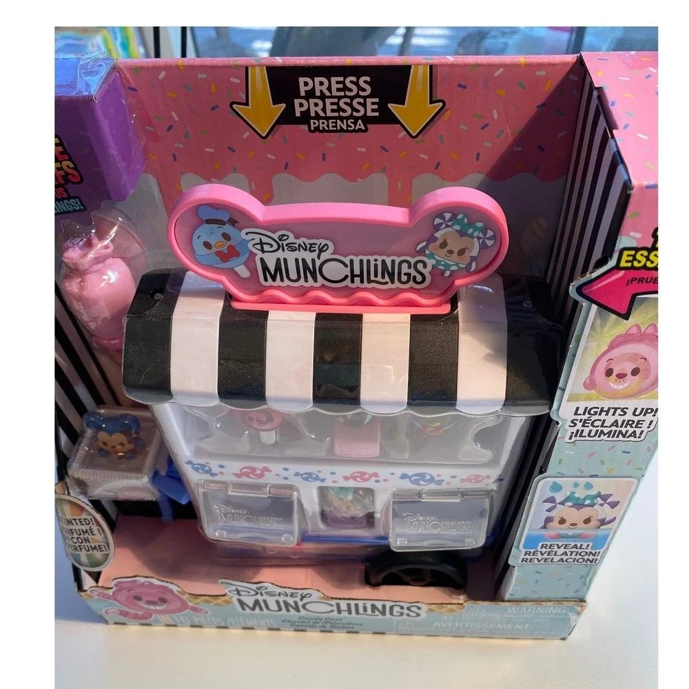 Disney Munchlings Candy Cart Playset 10 Pieces Exclusive Figures Lights Up Scent - Picture 6 of 7
